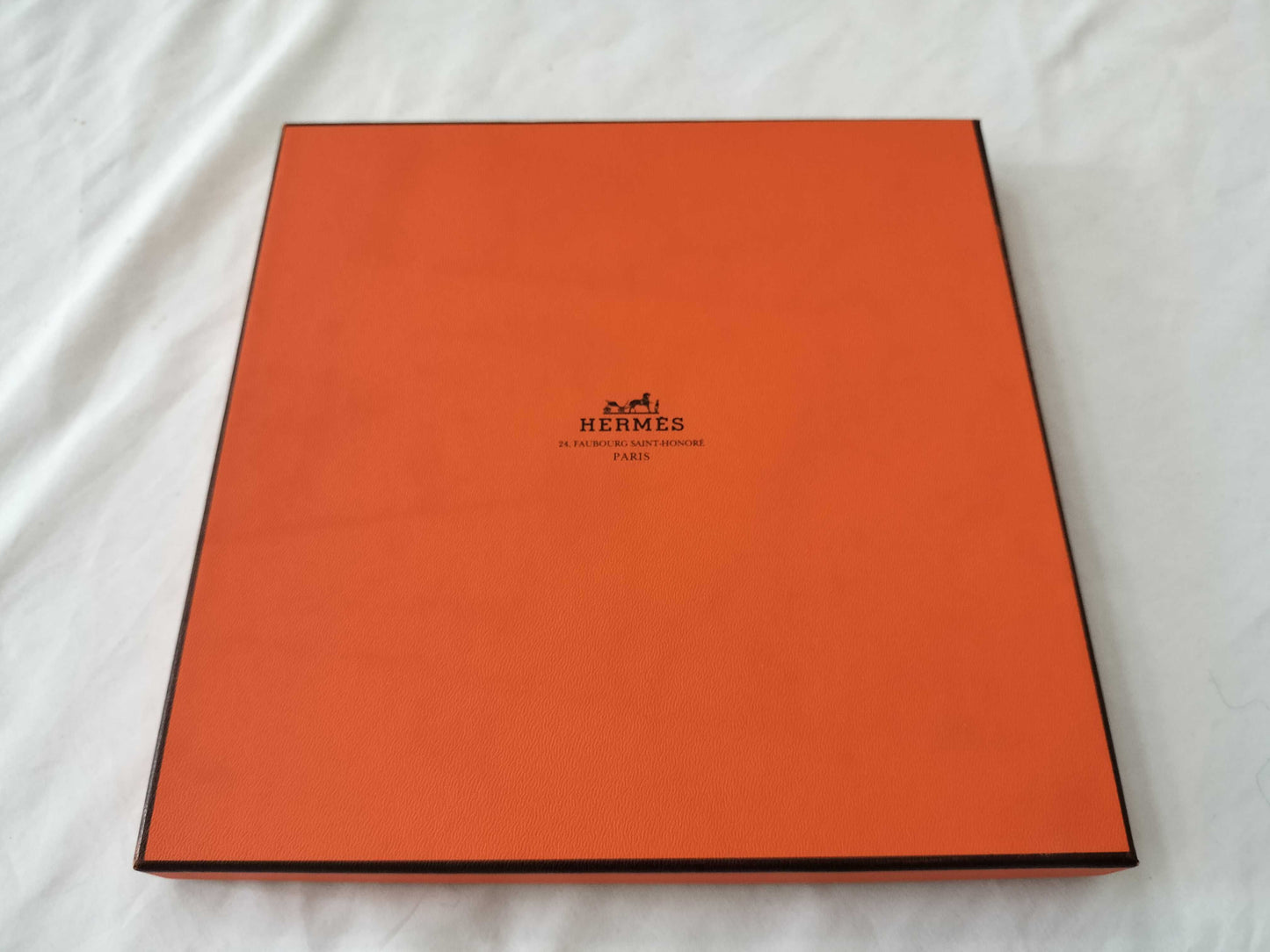 HERMES Carré 90 FACE AU LARGE Scarf
