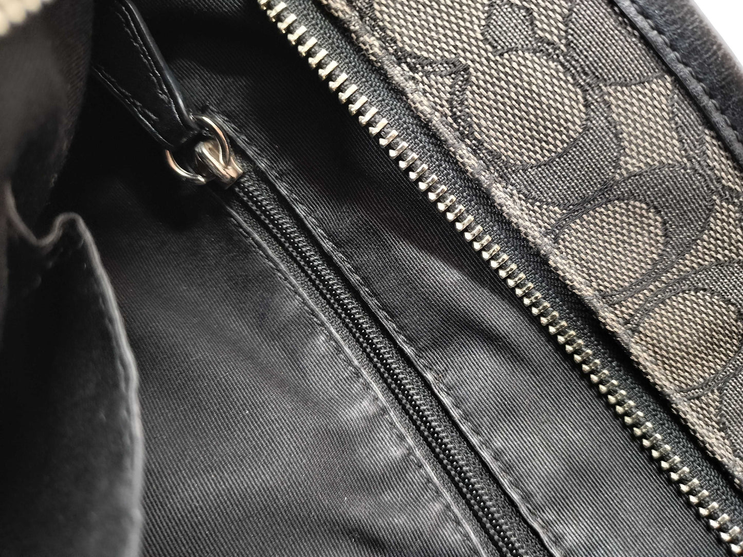 COACH F58282 Signature Canvas Tote Bag