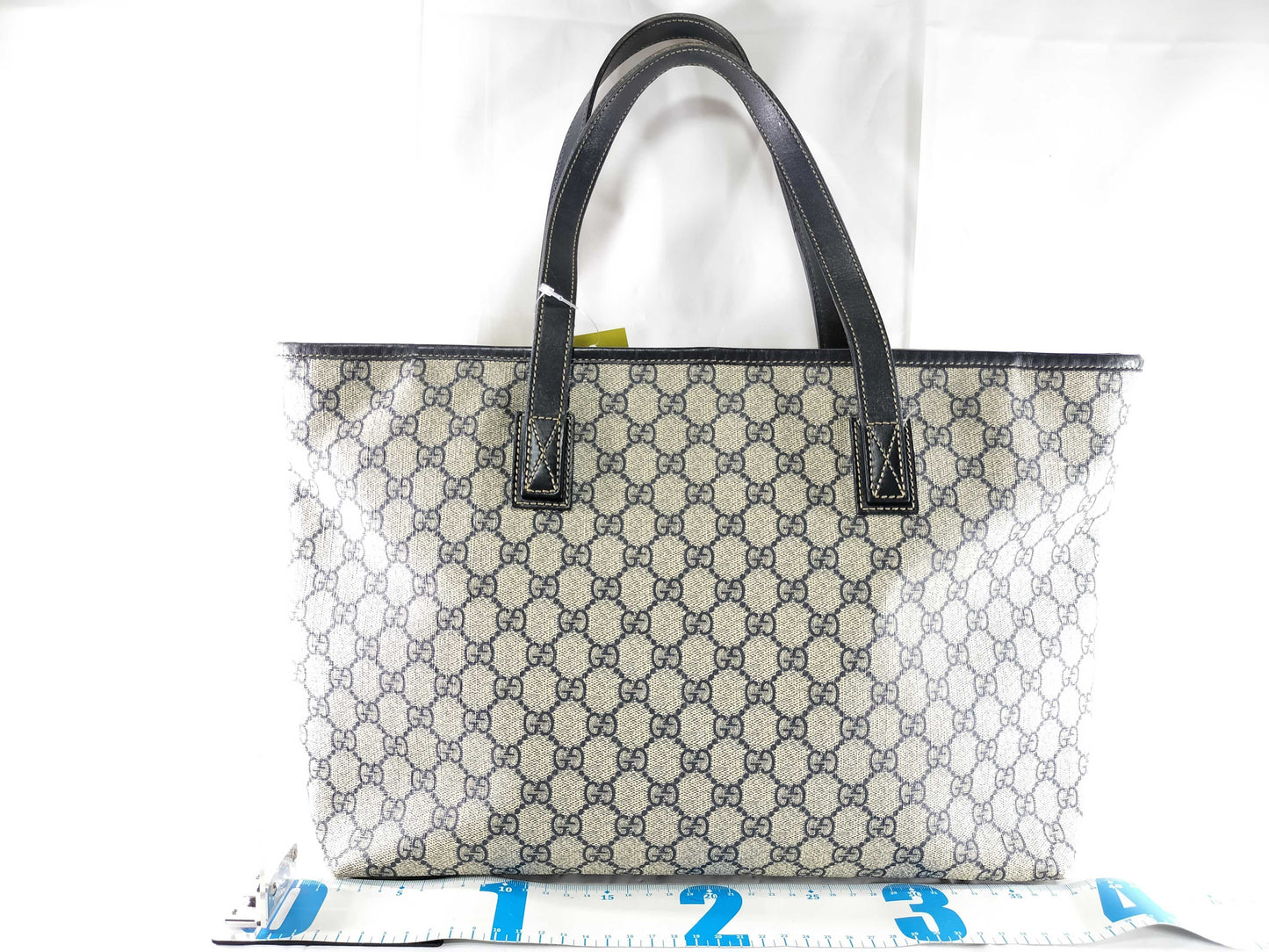 GUCCI GG Supreme 211137 Tote Serial Number 001998 Tote Bag
