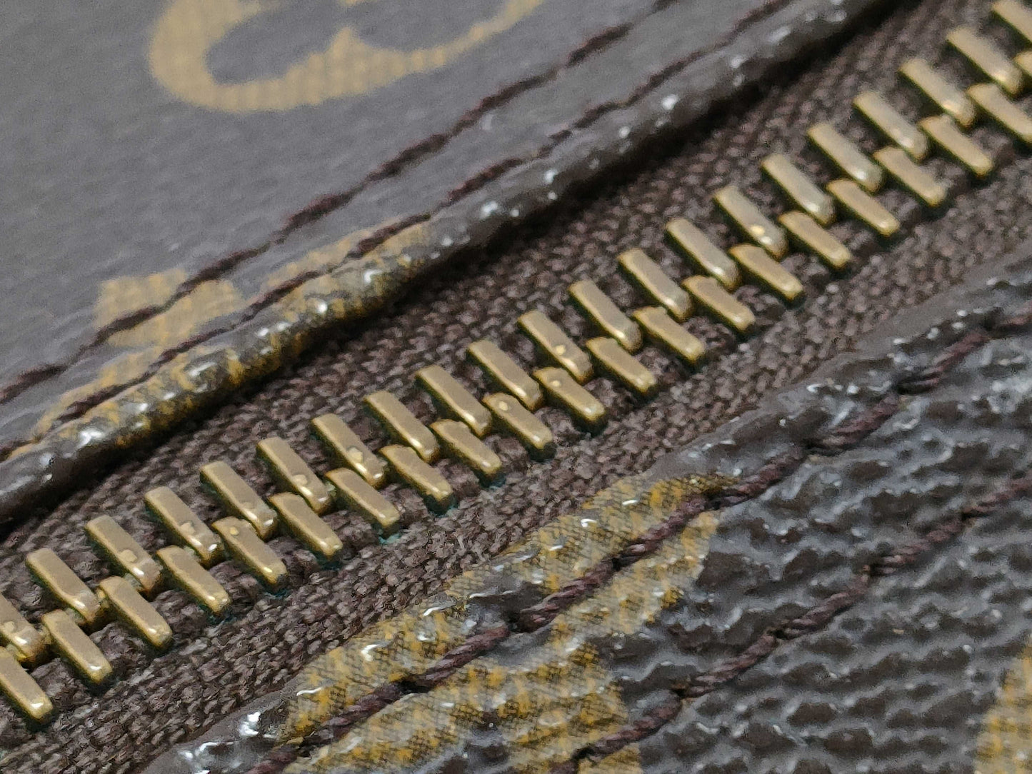 LOUIS VUITTON Speedy 30 Handbag
