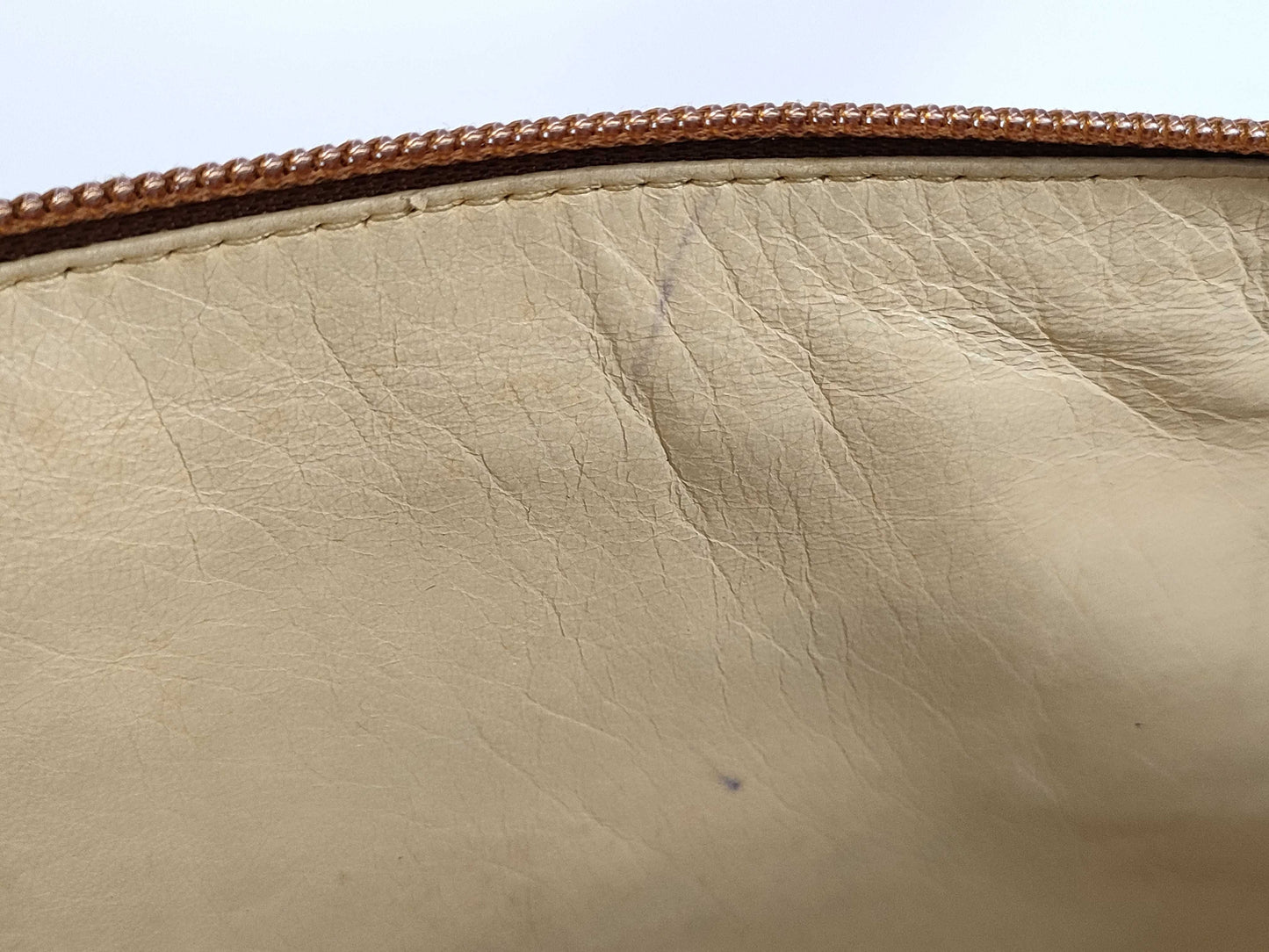 HUNTING WORLD Leather Handbag Brown Handbag