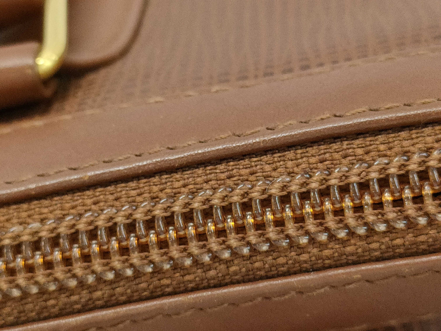 HUNTING WORLD Leather Handbag Brown Handbag