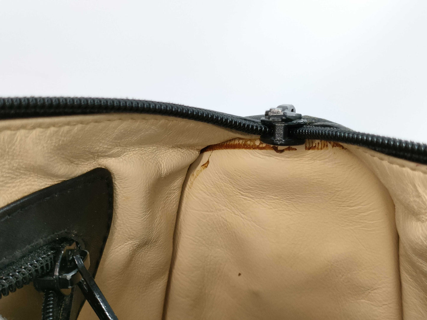 HUNTING WORLD Leather Handbag Black Handbag