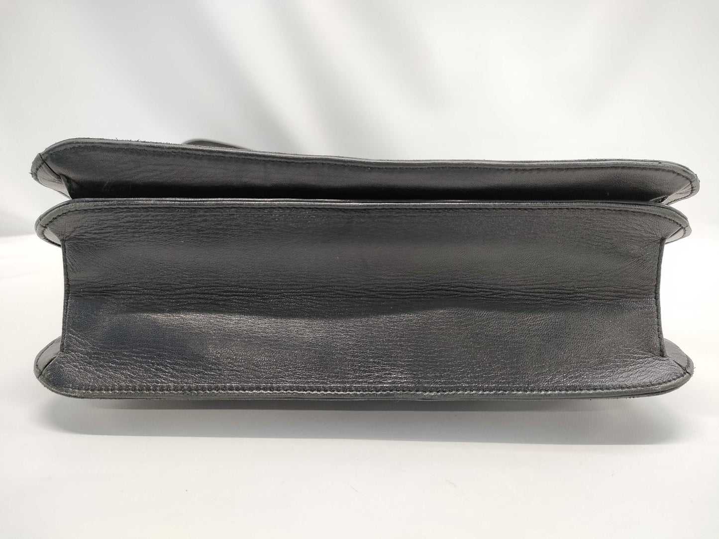 HUNTING WORLD Leather Shoulder Bag/Handbag