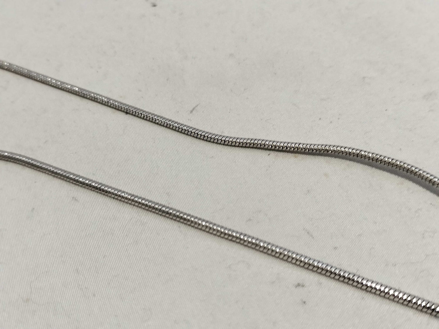 Dior D logo necklace