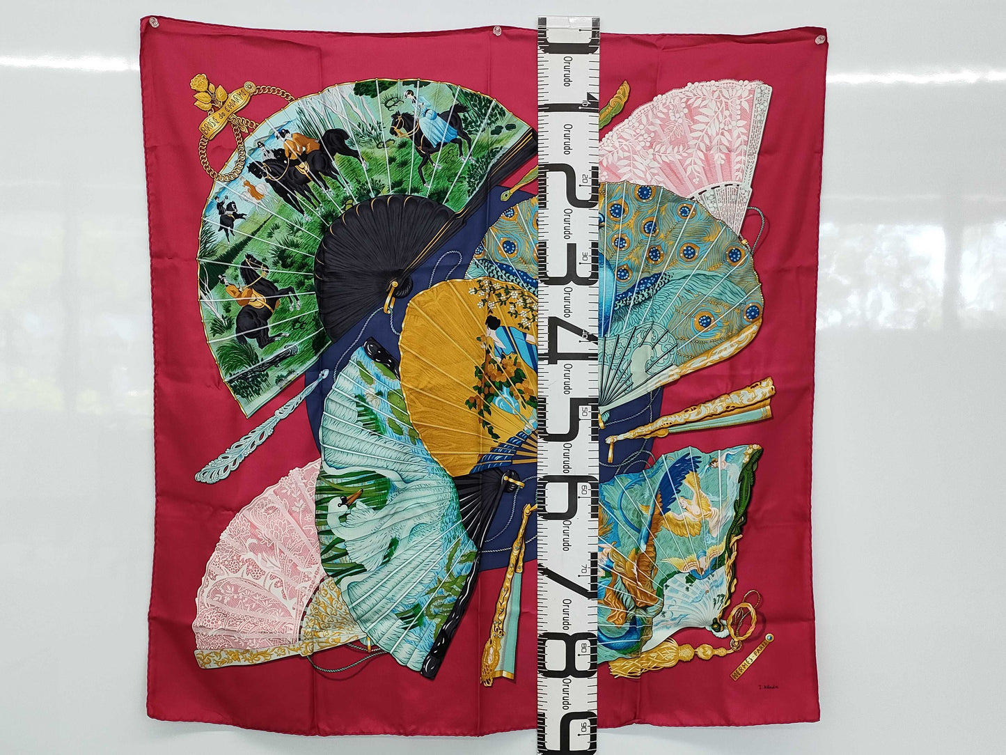 HERMES Carre Enchanting Breeze Scarf