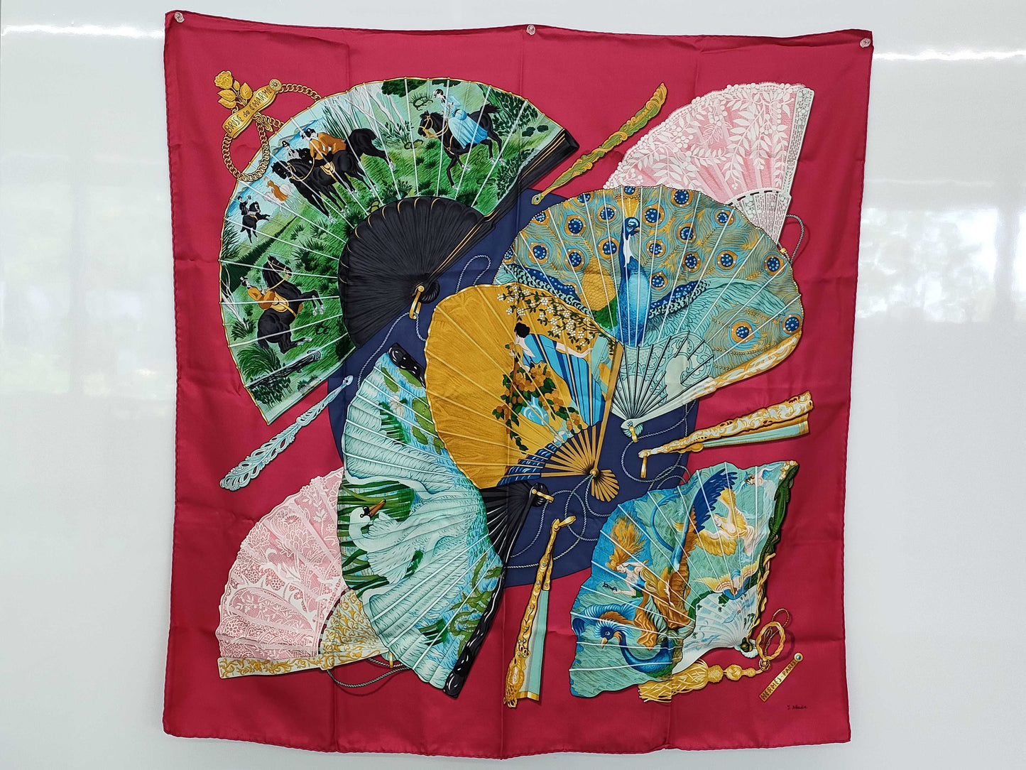 HERMES Carre Enchanting Breeze Scarf