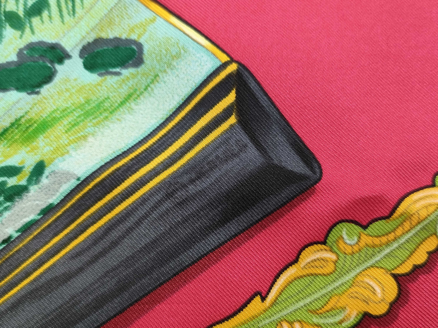 HERMES Carre Enchanting Breeze Scarf