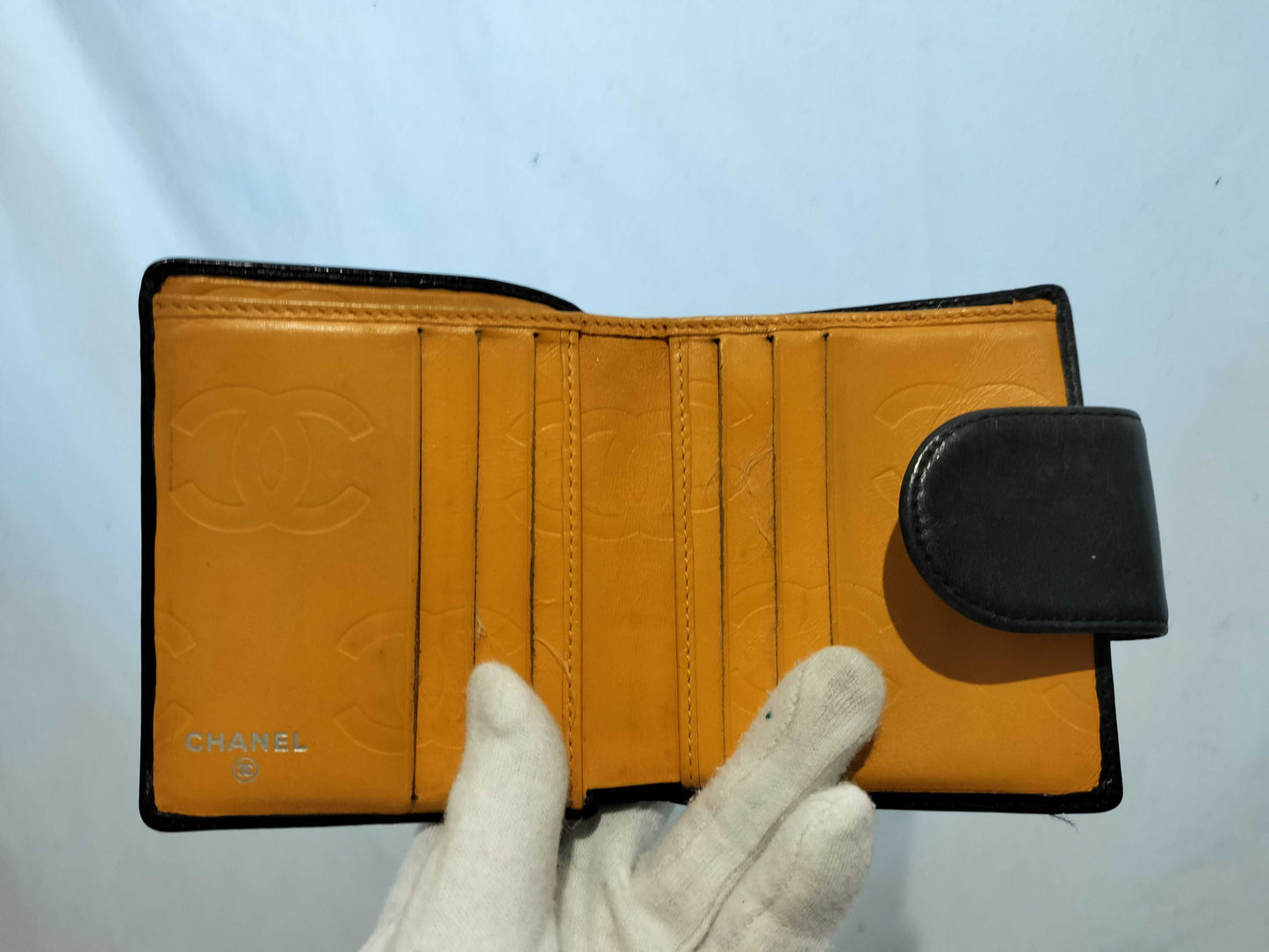 5-piece women's wallet featuring CHANEL, Coco Mark, Miu Miu, and other items.