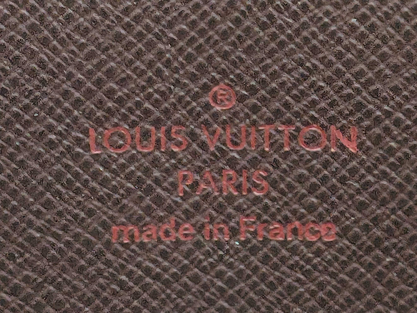 LOUIS VUITTON Damier Zippy Wallet