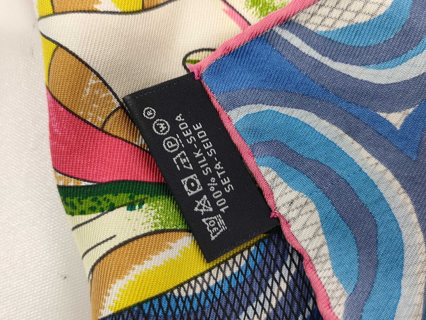 HERMES Carre Ardmore Artist Scarf