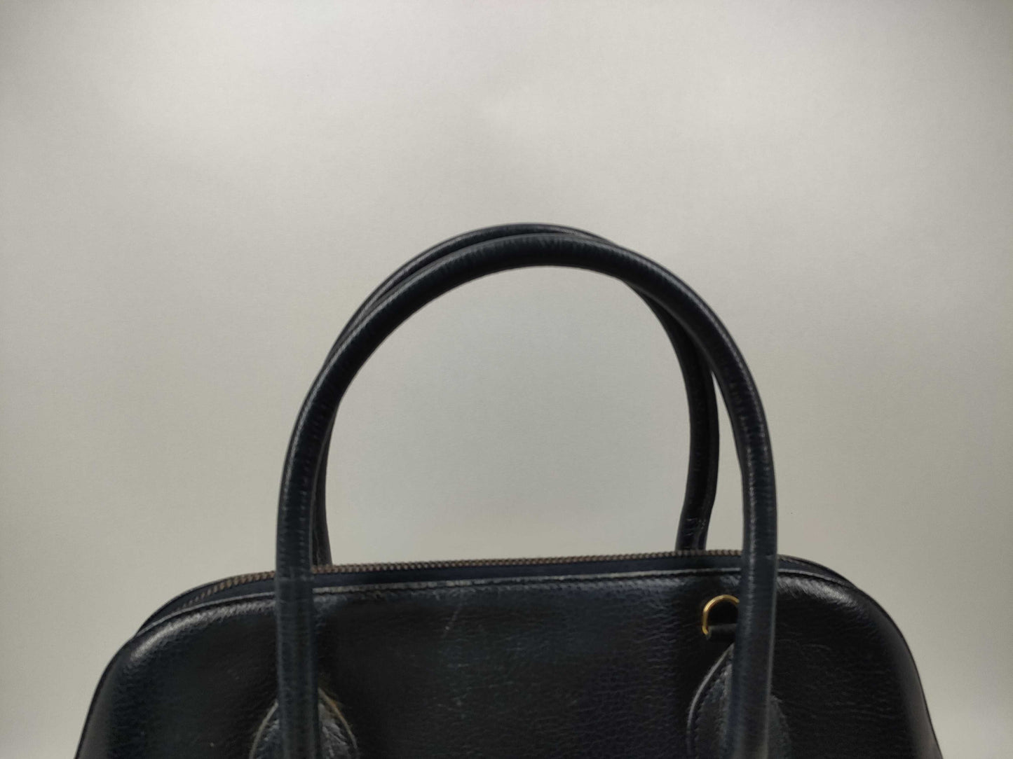 Salvatore Ferragamo Gancini Leather Handbag/Suitable for Scratch Resistance