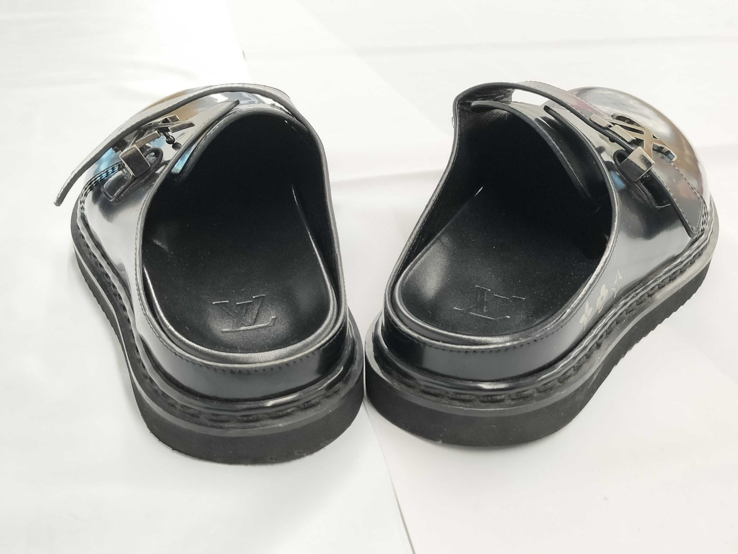 LOUIS VUITTON logo leather sandals
