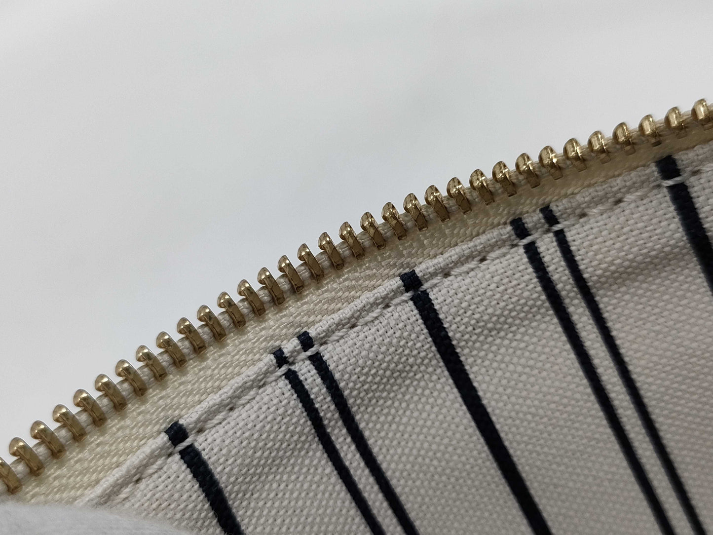 LOUIS VUITTON Empreinte accessory pouch
