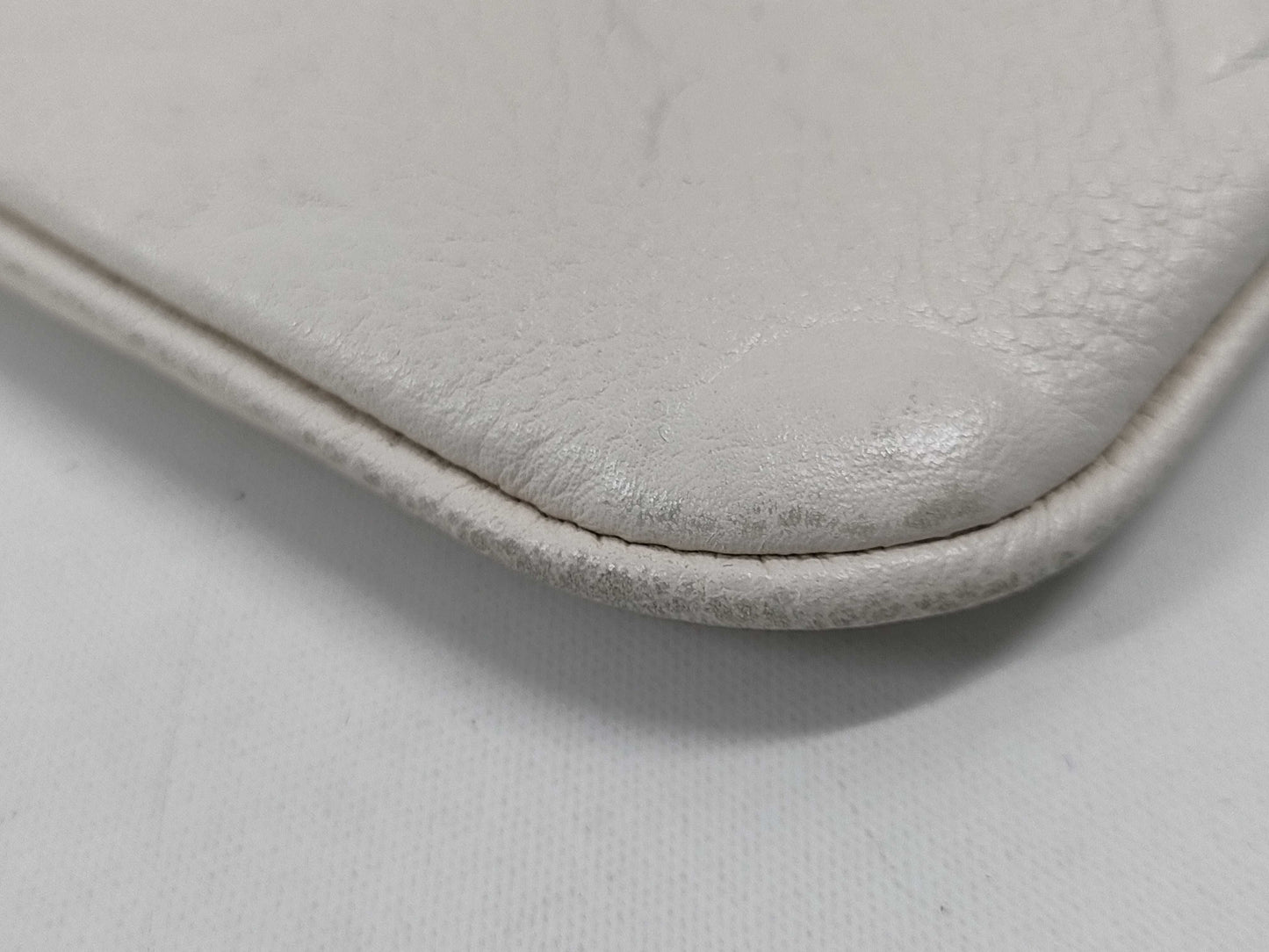 LOUIS VUITTON Empreinte accessory pouch