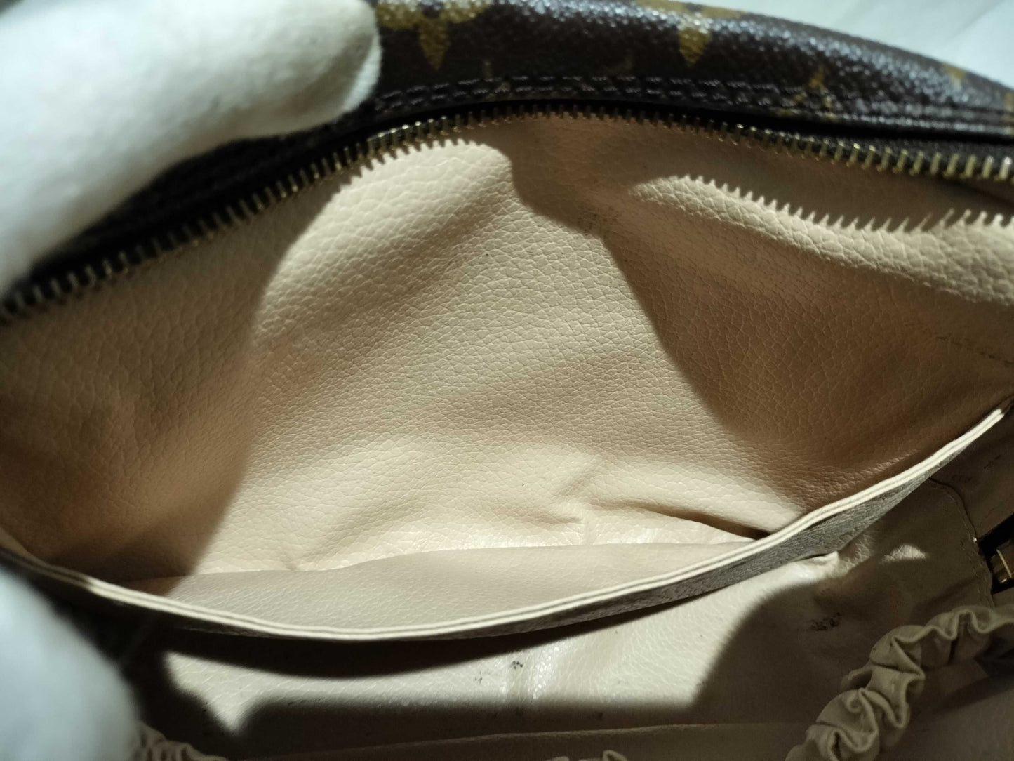 LOUIS VUITTON RFID Unverifiable, Serial Unverifiable, Monogram True Touquet 23 Second Bag