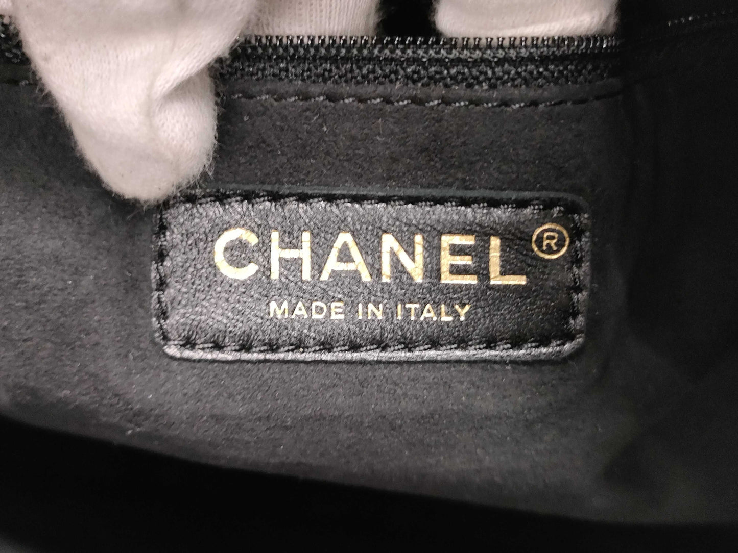 CHANEL CC Mark Vintage Gold Hardware Drawstring One-Shoulder Bag