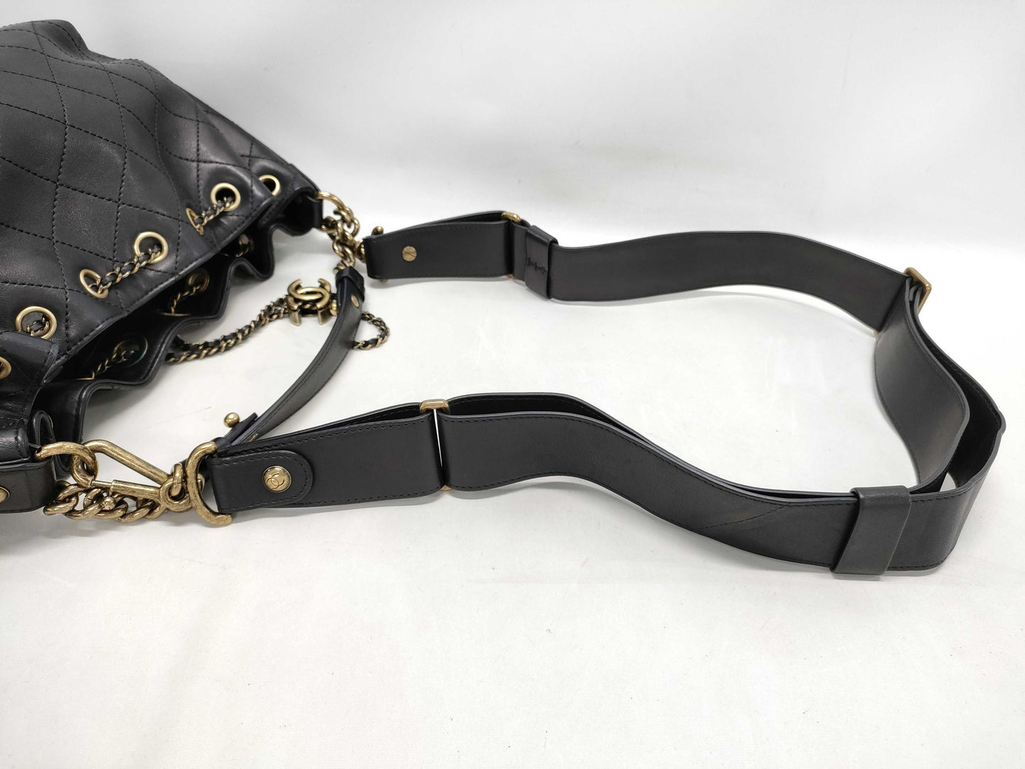 CHANEL CC Mark Vintage Gold Hardware Drawstring One-Shoulder Bag