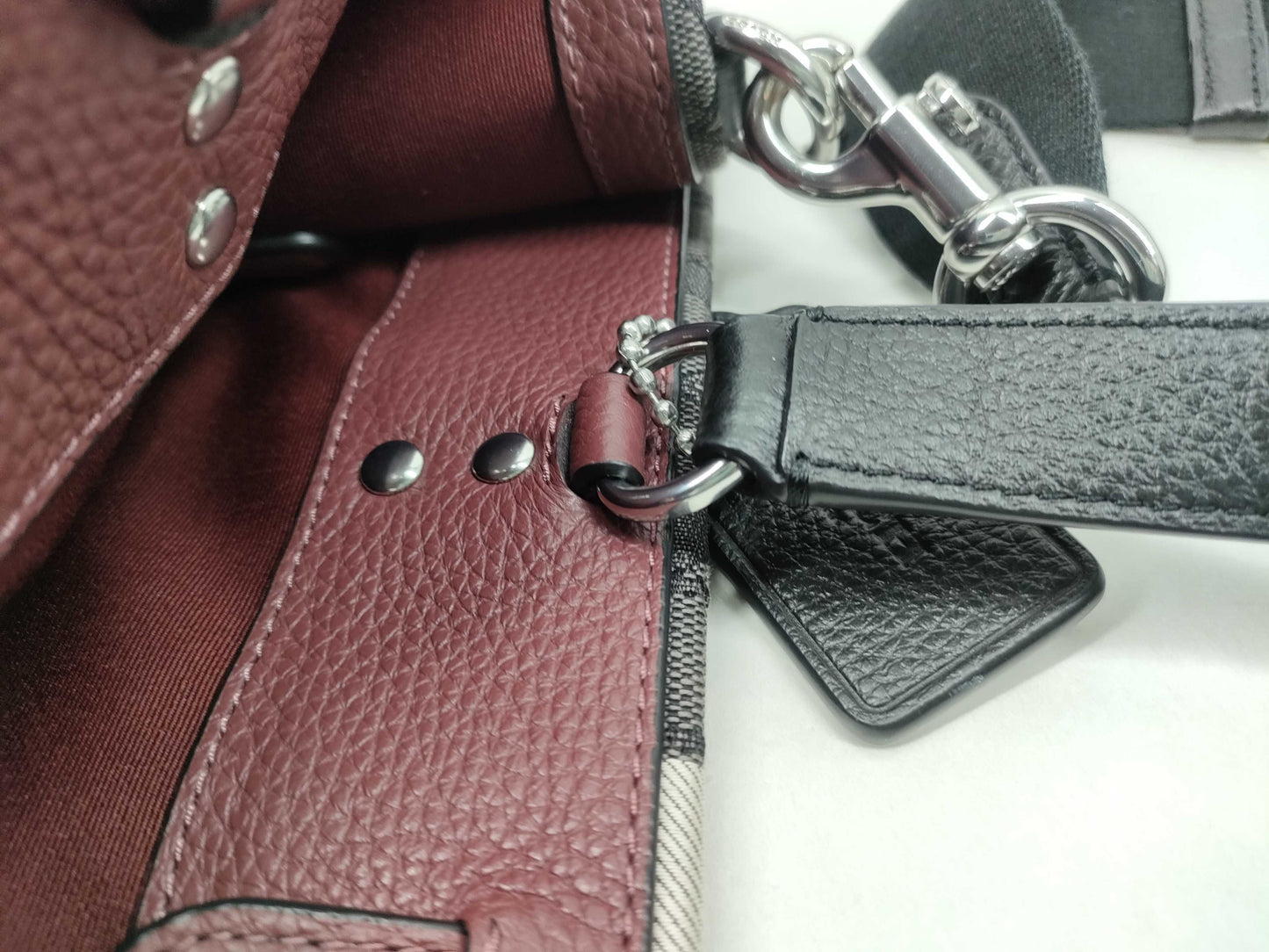 COACH Signature C8418 Handbag