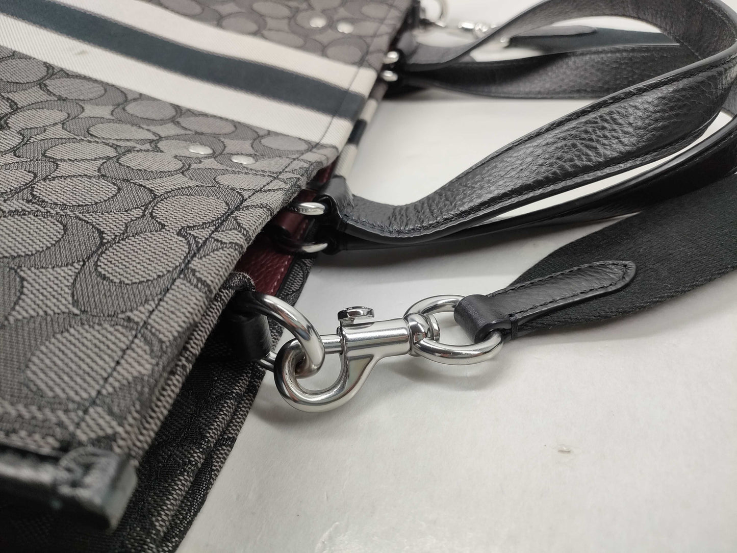 COACH Signature C8418 Handbag