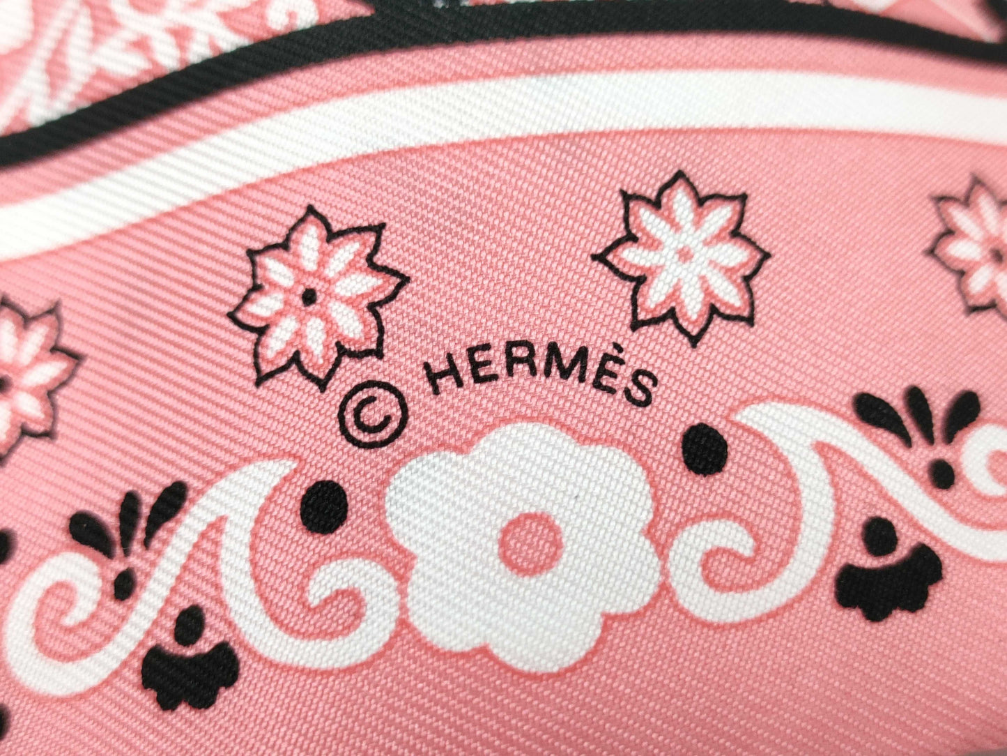 HERMES Twilly Wind People Scarf