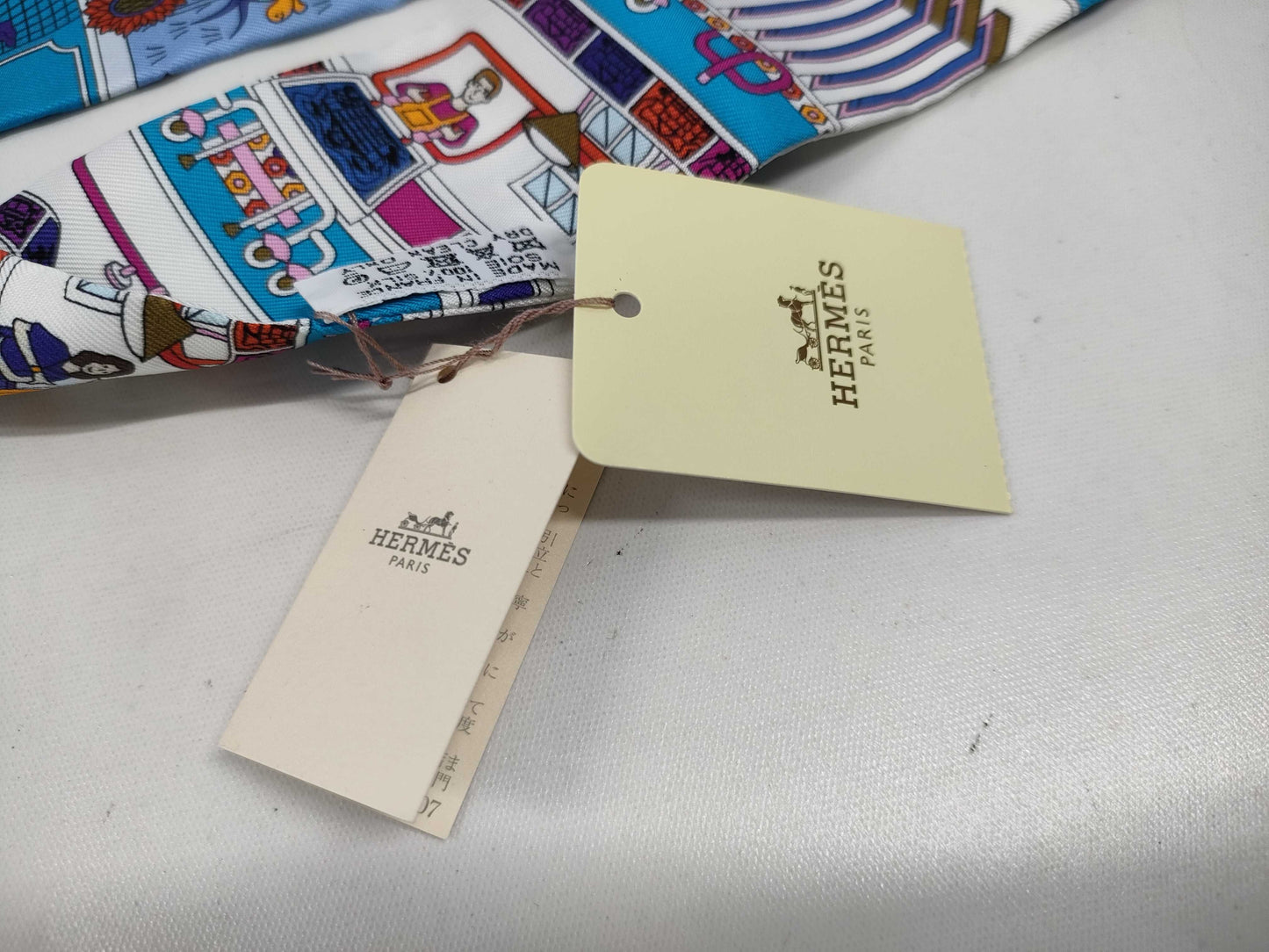 HERMES Twilly Maison Decalle Scarf
