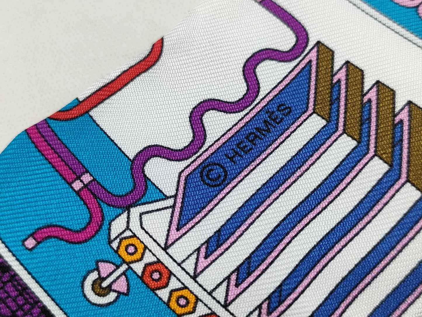 HERMES Twilly Maison Decalle Scarf