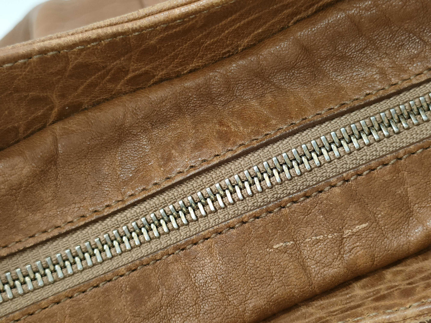 BVLGARI Leather Gold Hardware One-Shoulder Shoulder Bag
