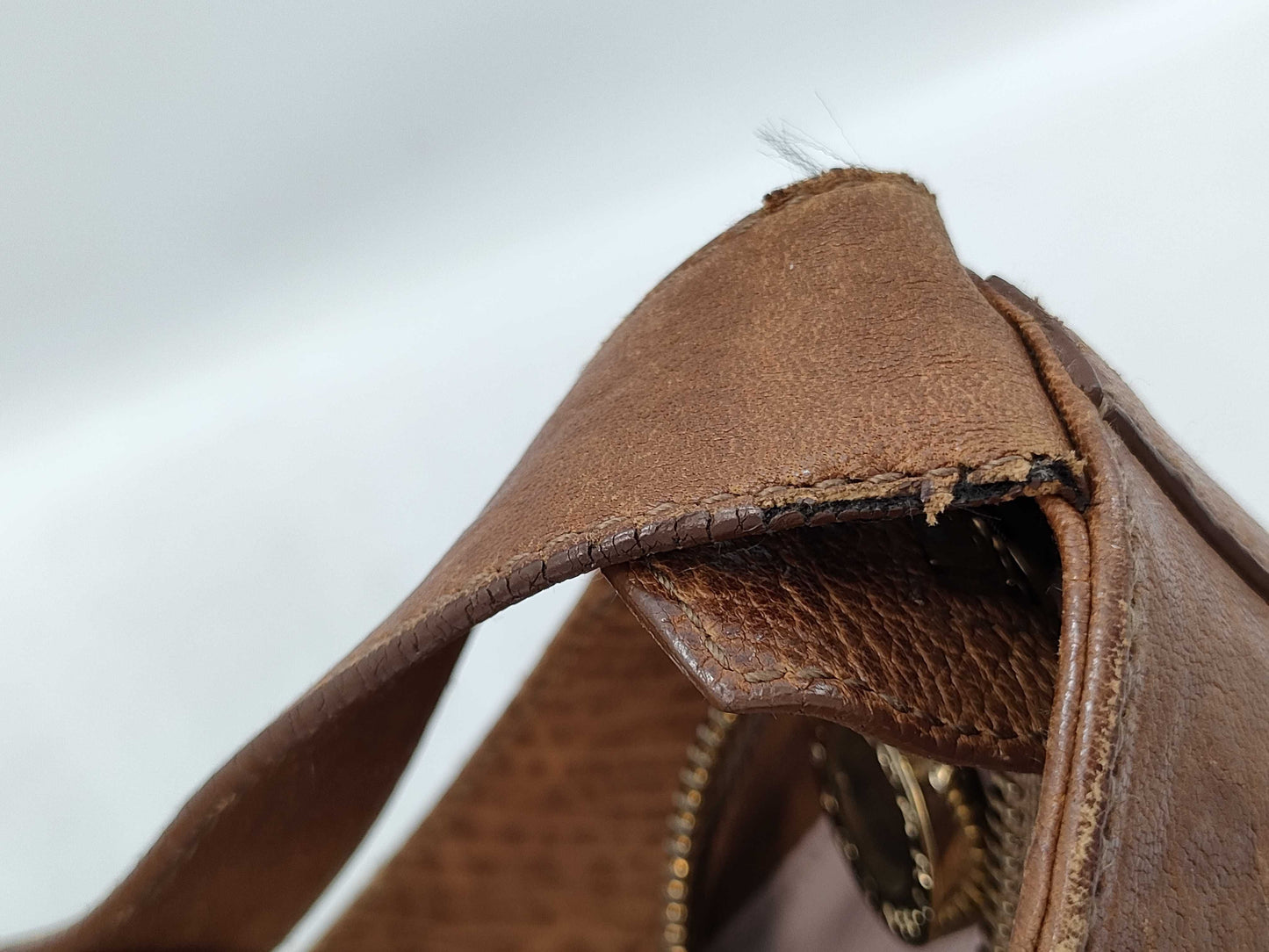 BVLGARI Leather Gold Hardware One-Shoulder Shoulder Bag
