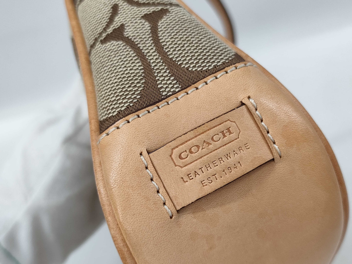 COACH Signature 32-6094 Shoulder Bag