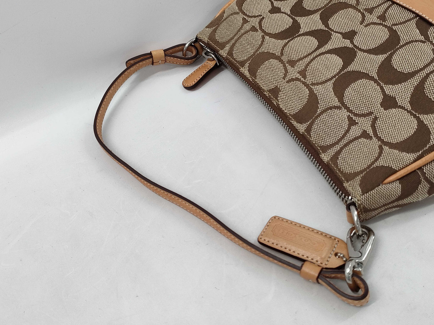COACH Signature 32-6094 Shoulder Bag