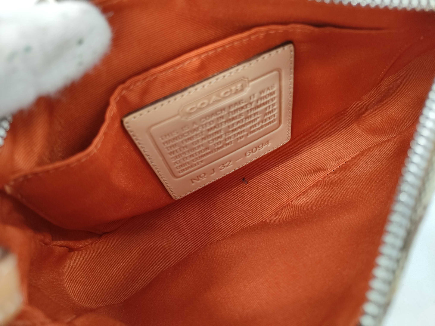 COACH Signature 32-6094 Shoulder Bag