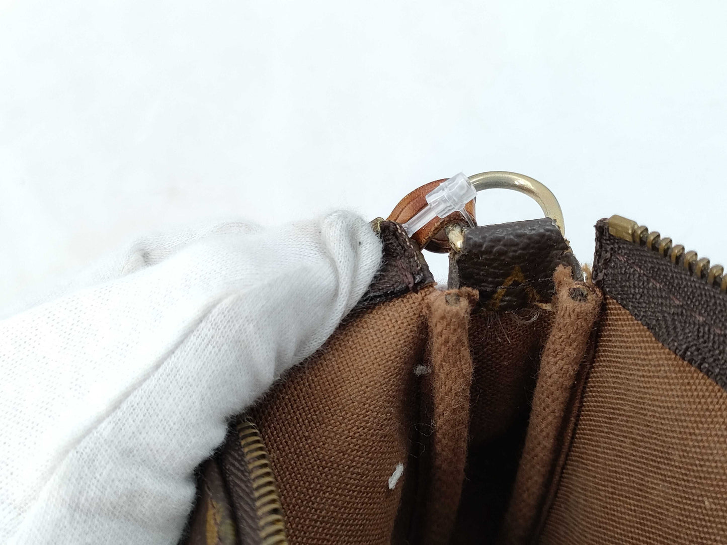 LOUIS VUITTON Monogram Pochette Accessoires Handbag