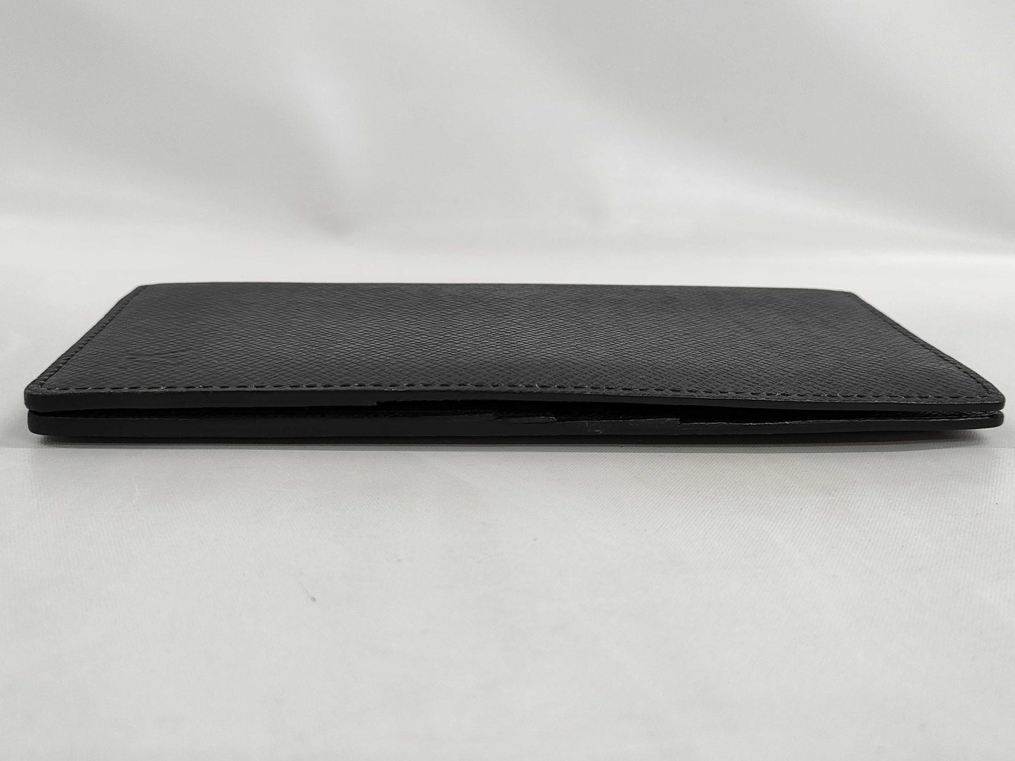 LOUIS VUITTON Taiga Portefeuille Long Wallet