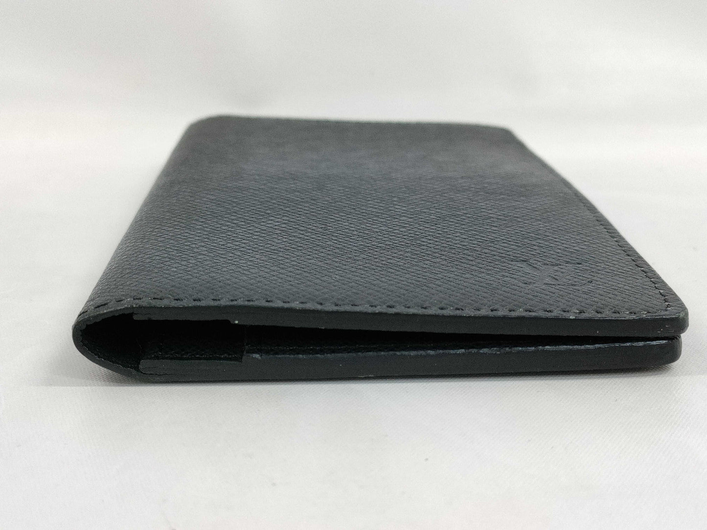 LOUIS VUITTON Taiga Portefeuille Long Wallet