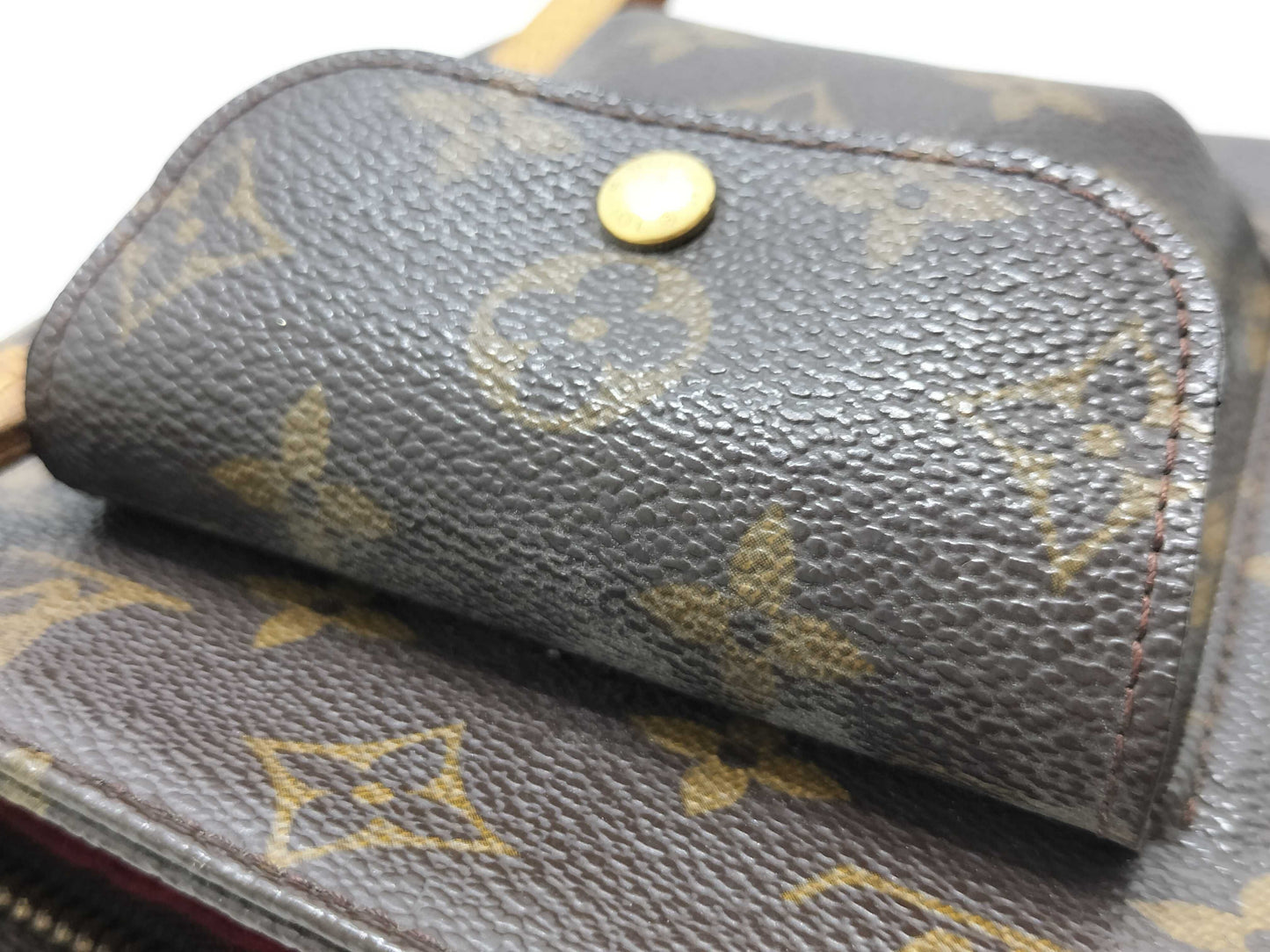 LOUIS VUITTON MI 1012 Monogram Partition Pouch