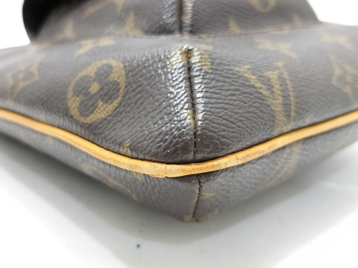 LOUIS VUITTON MI 1012 Monogram Partition Pouch