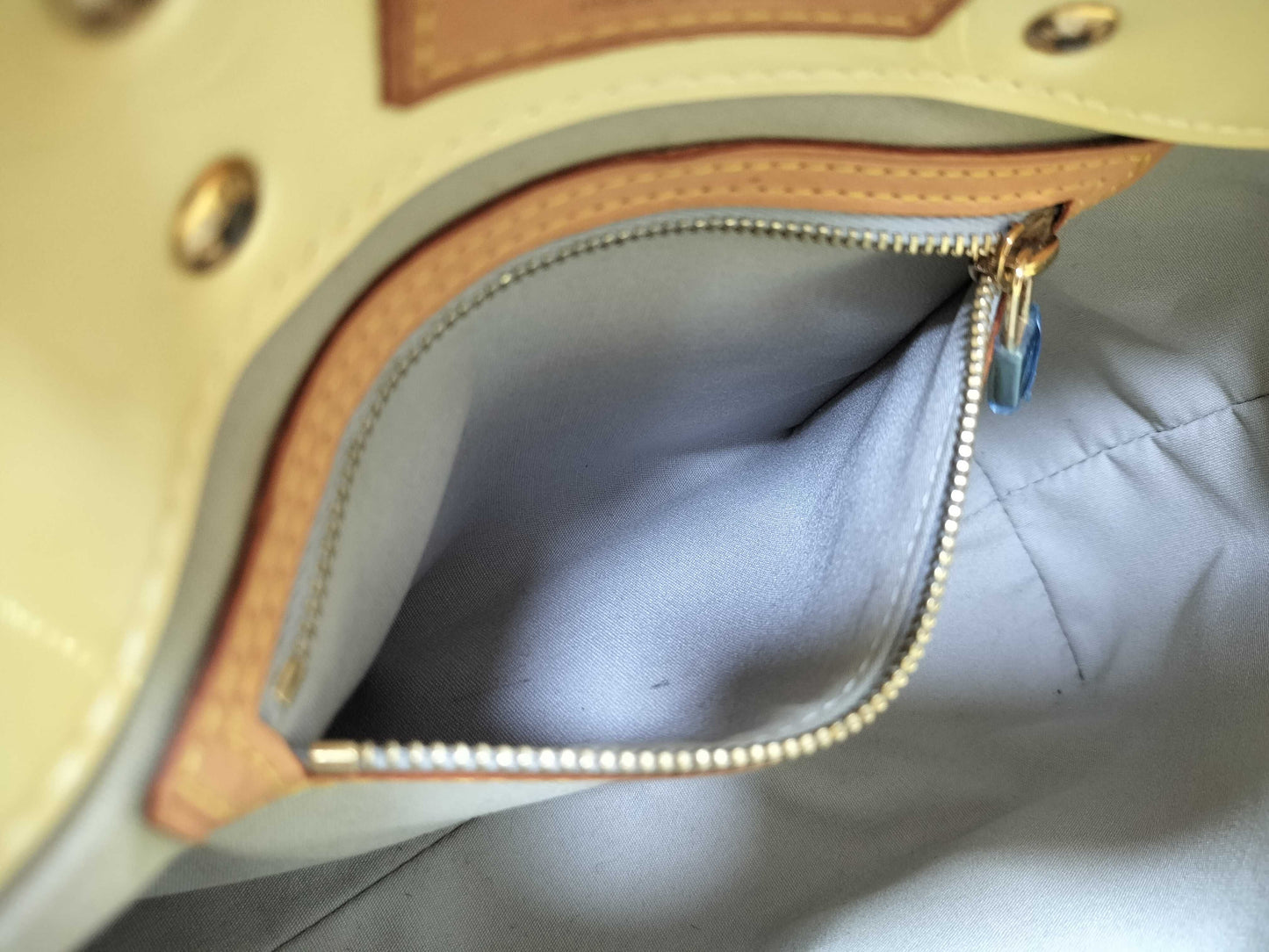 LOUIS VUITTON MI0065 Vernis M91306 / Lead PM / Tote bag with protective seal