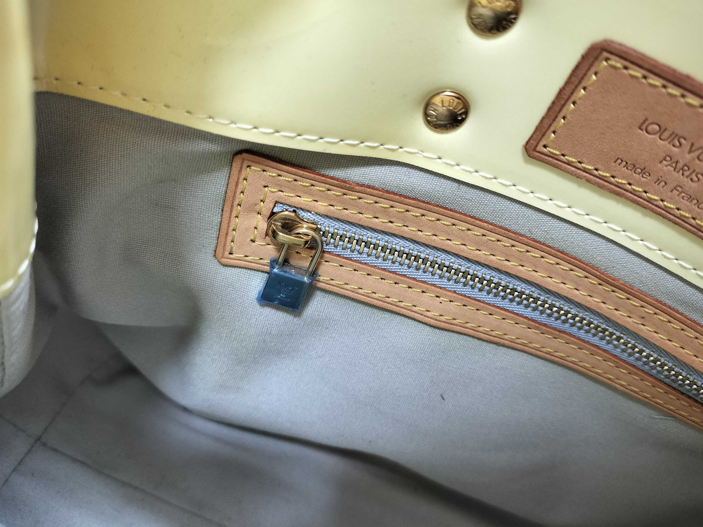 LOUIS VUITTON MI0065 Vernis M91306 / Lead PM / Tote bag with protective seal