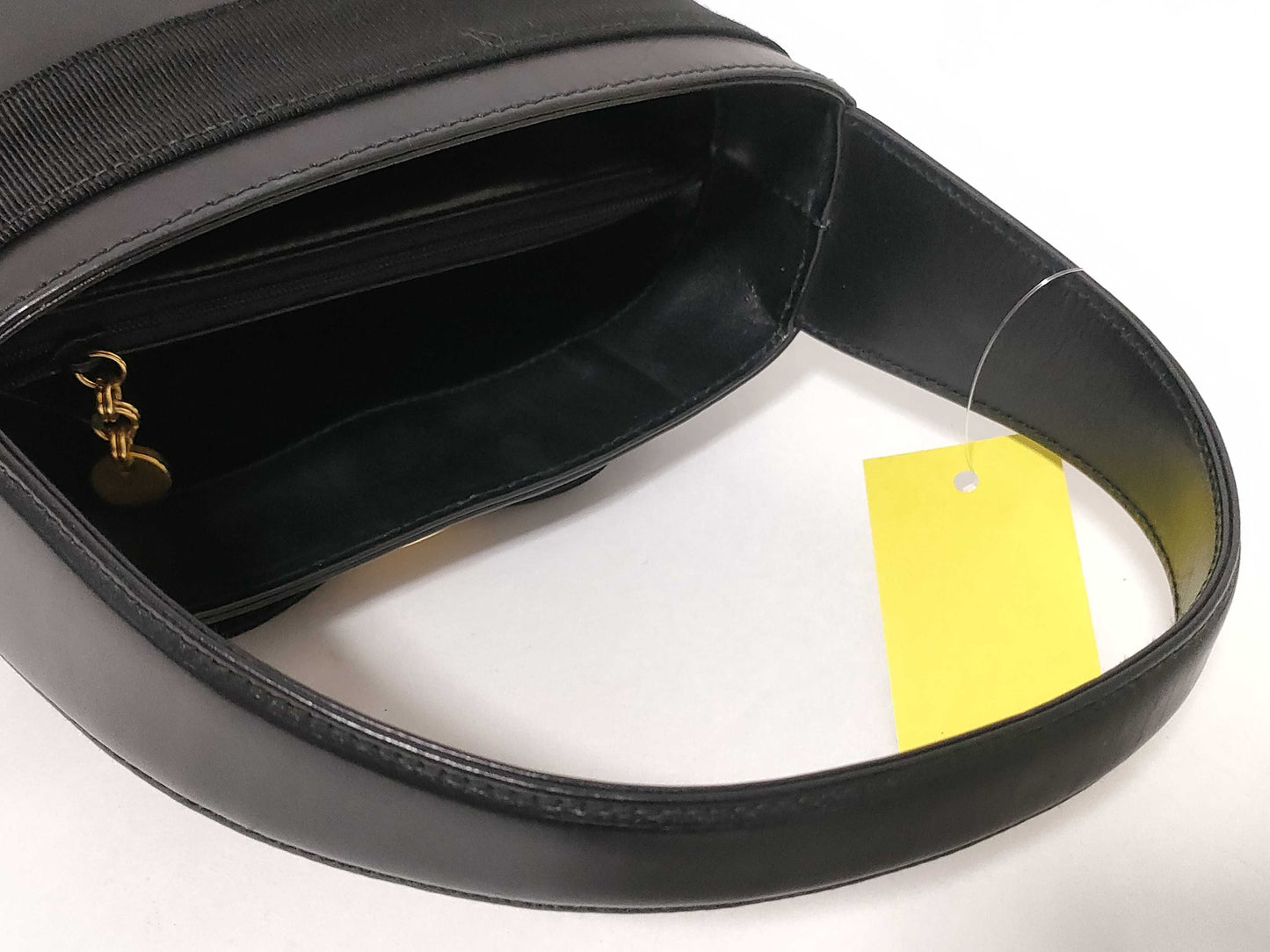 Salvatore Ferragamo Vara Leather Handbag BA21 4180 Black Handbag