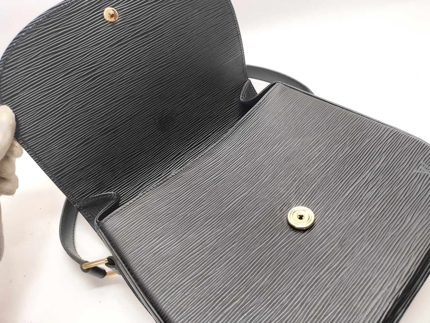 LOUIS VUITTON TH 0947 Epi Saint-Cloud Noir Shoulder Bag