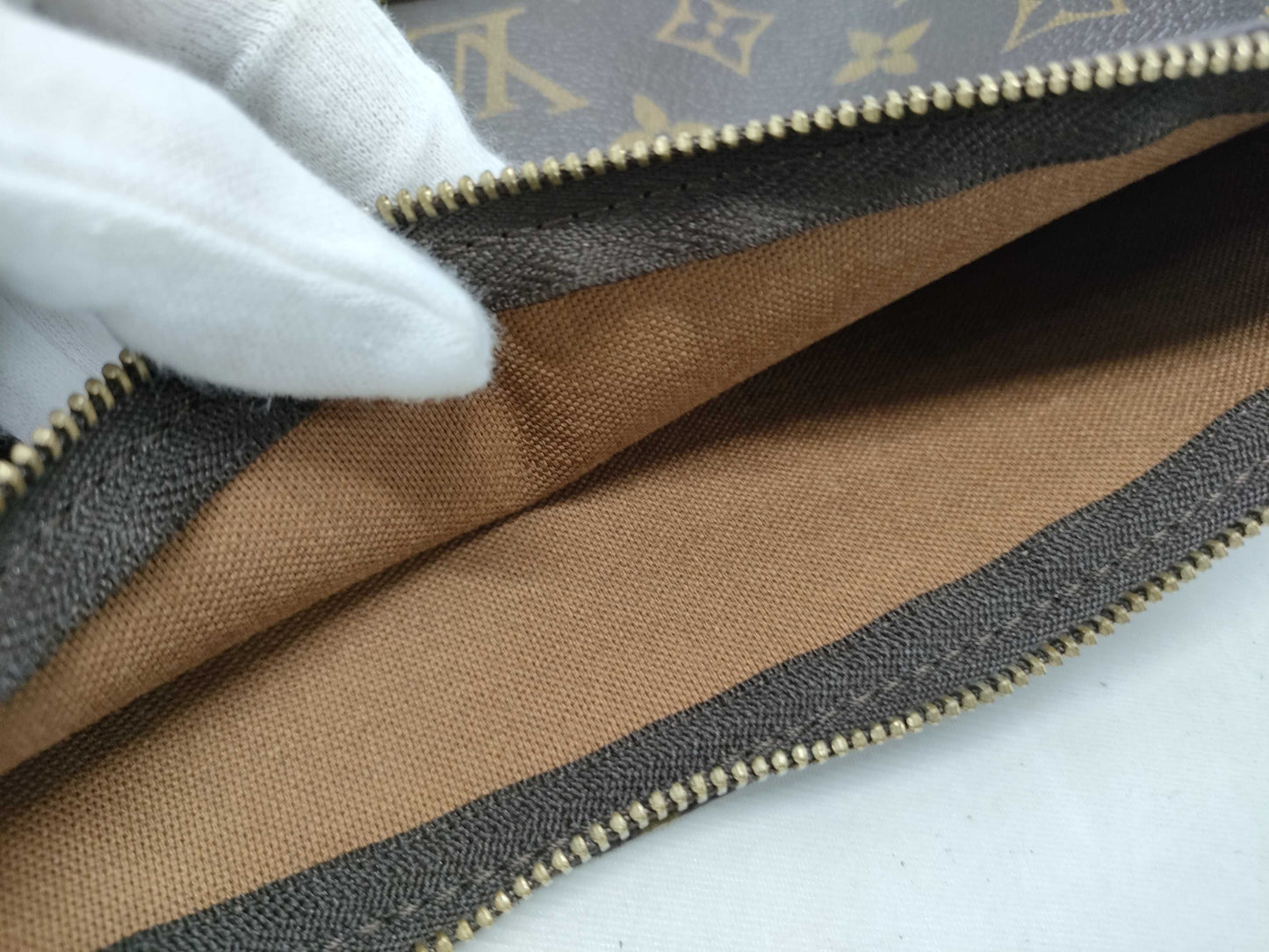 LOUIS VUITTON Monogram M40712 Pochette Accessoires Handbag