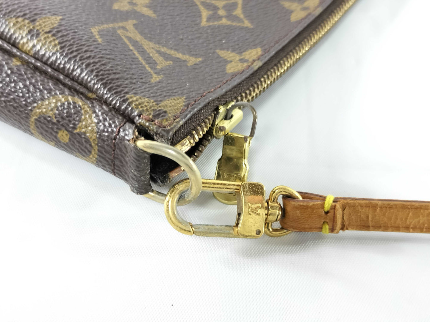 LOUIS VUITTON AR0021 Monogram M40712 Pochette Accessoires Pouch