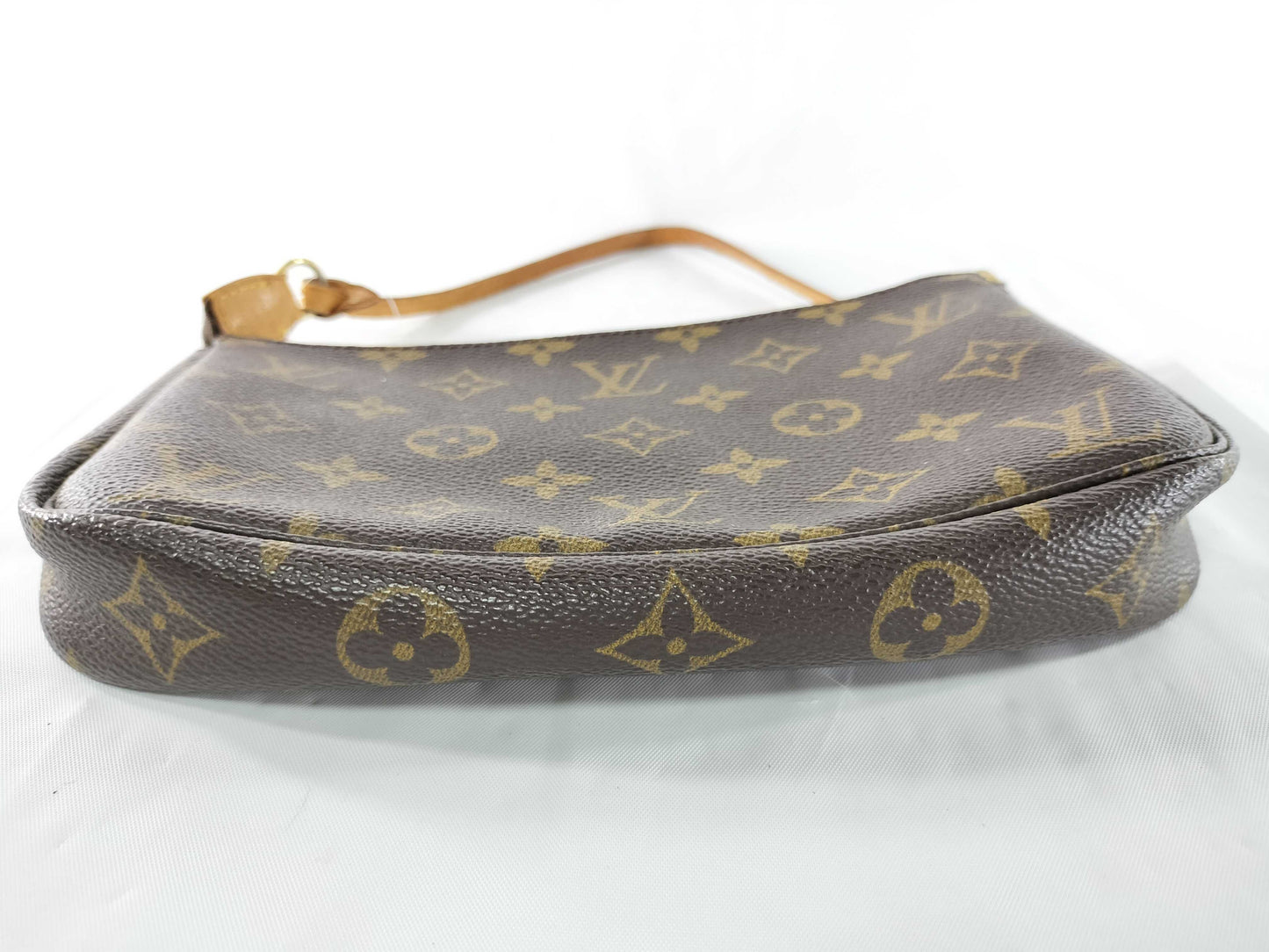 LOUIS VUITTON AR0021 Monogram M40712 Pochette Accessoires Pouch