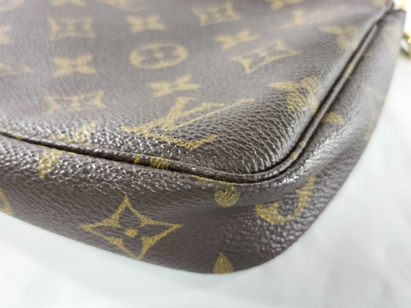 LOUIS VUITTON AR0021 Monogram M40712 Pochette Accessoires Pouch