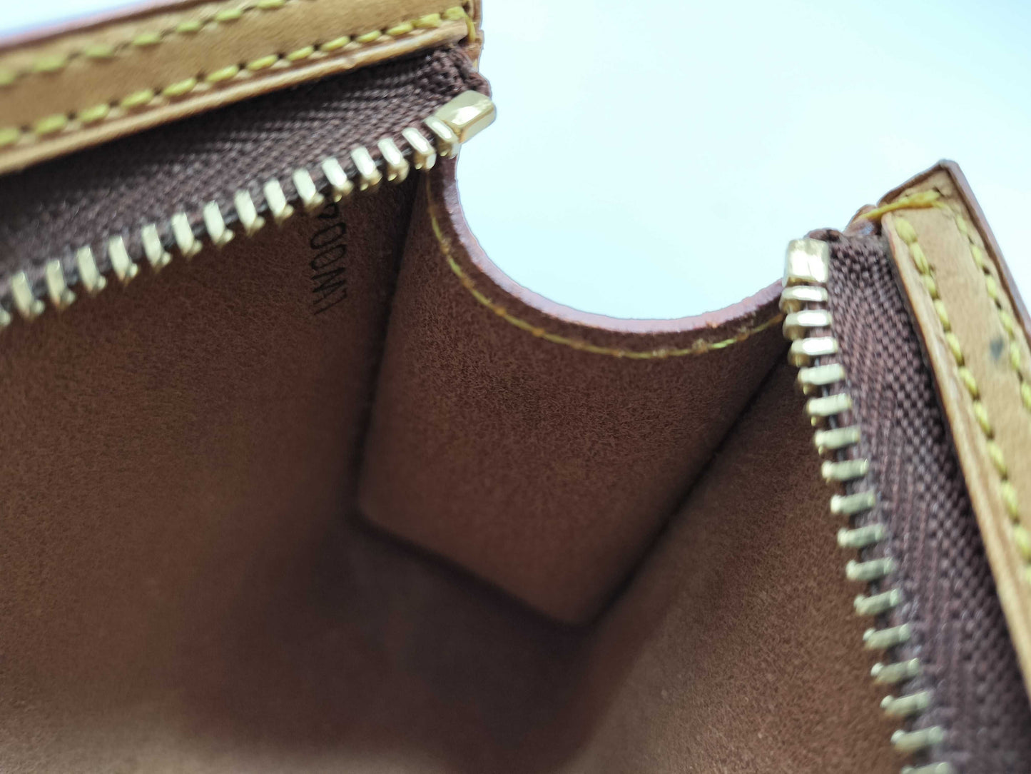 LOUIS VUITTON LW 0040 Nomad Leather Pouch