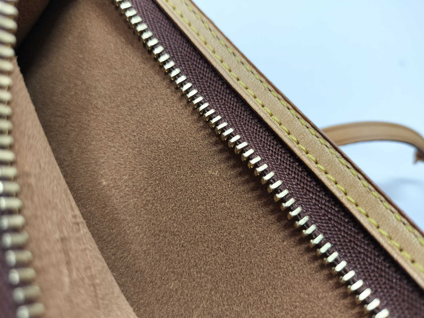 LOUIS VUITTON LW 0040 Nomad Leather Pouch