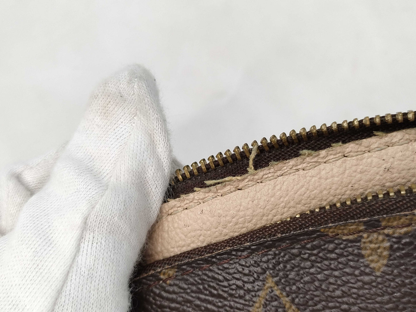 LOUIS VUITTON Monogram Cosmetic Pouch