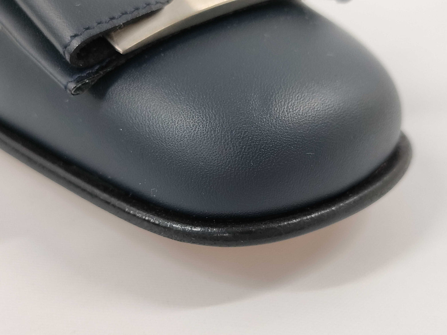 Salvatore Ferragamo Vara/Silver Hardware/Navy Pumps