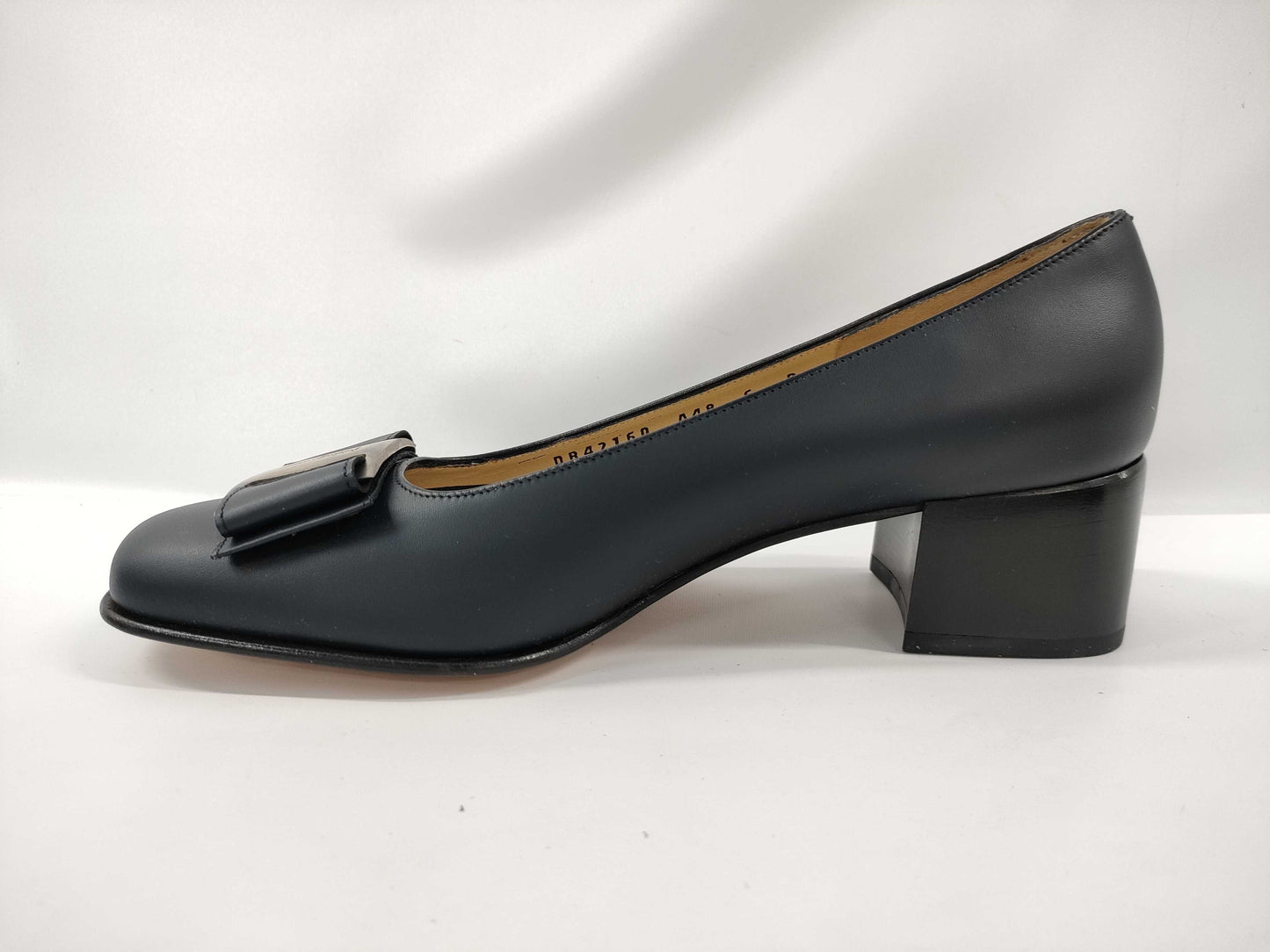 Salvatore Ferragamo Vara/Silver Hardware/Navy Pumps